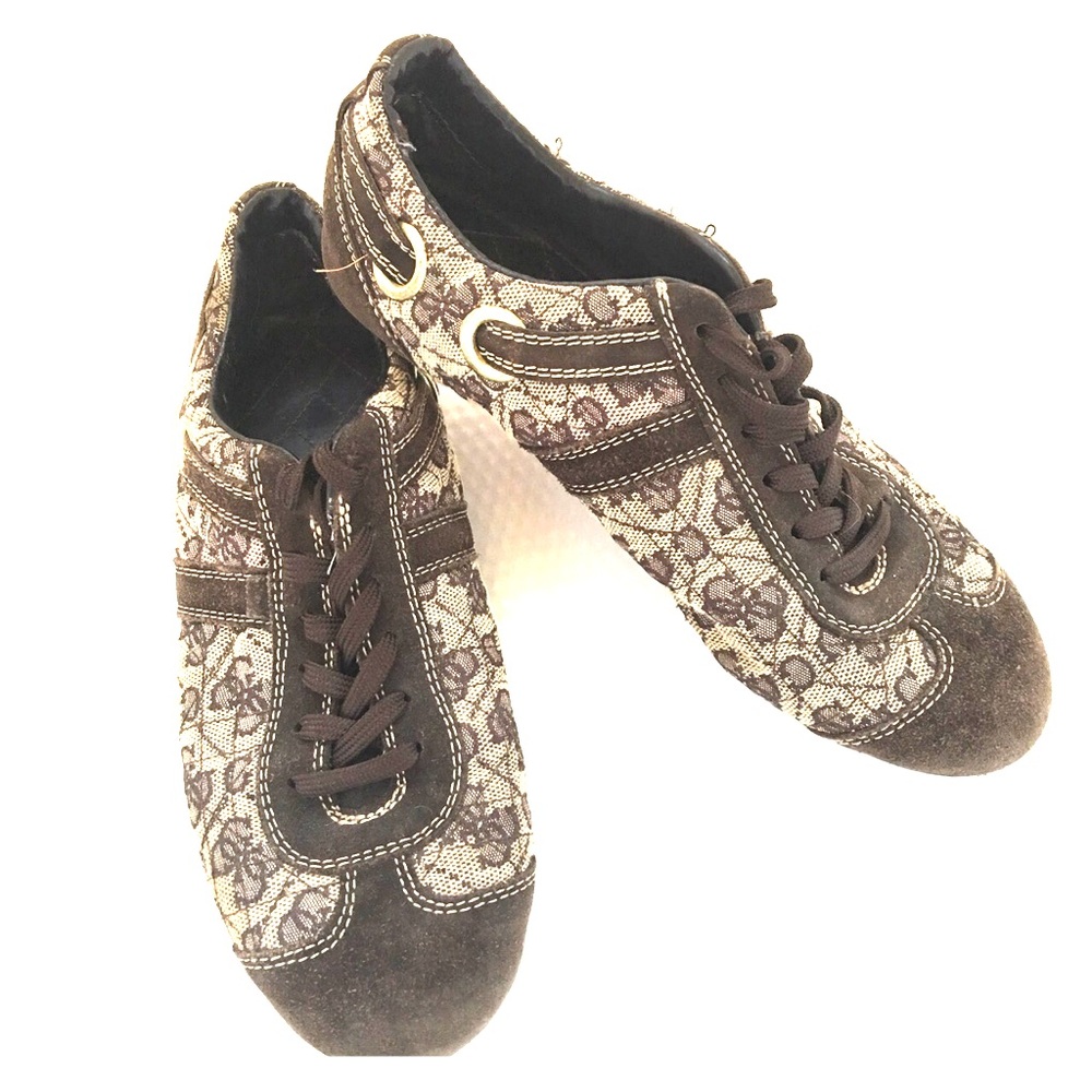 Vintage suede Guess sneakers, 6.5